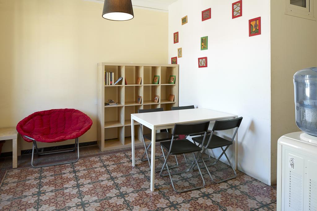 Blue Hostel Barcelona Exterior photo